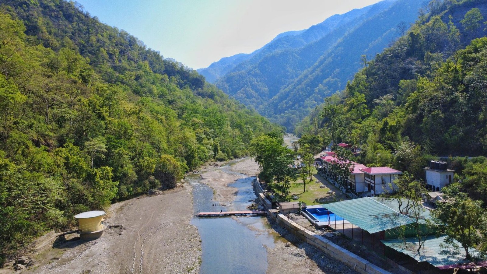 Astro Himalayan retreat — hero valley