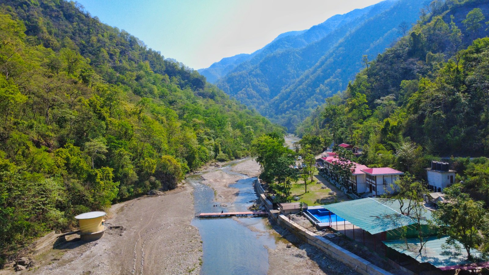 Astro Himalayan retreat — hero main